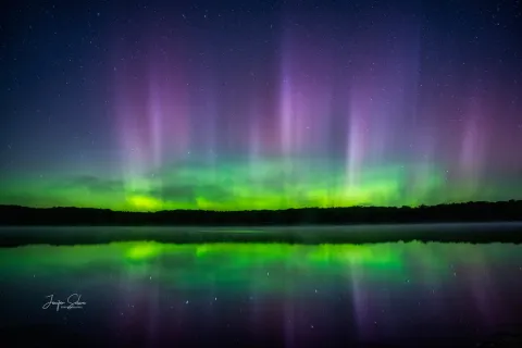 Picture of aurora borealis otrherwise known as northern lights