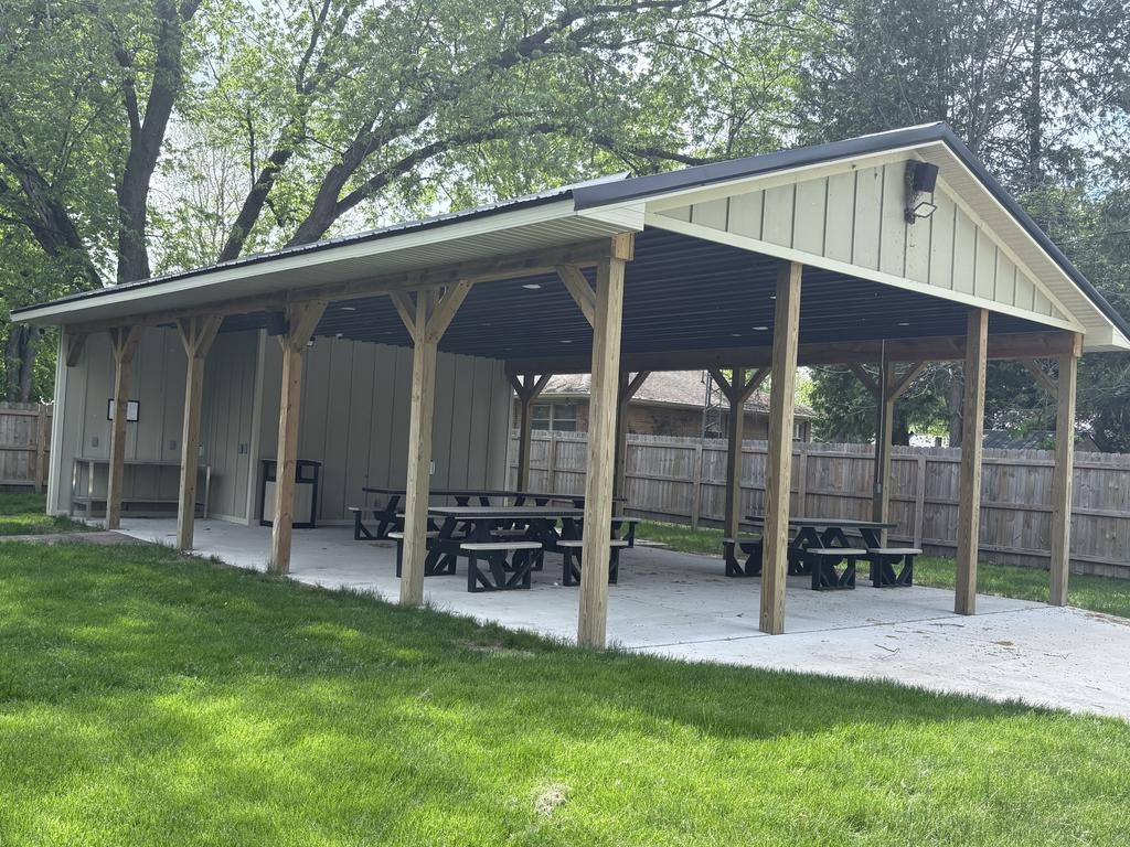 Outdoor pavilion with picnic tables